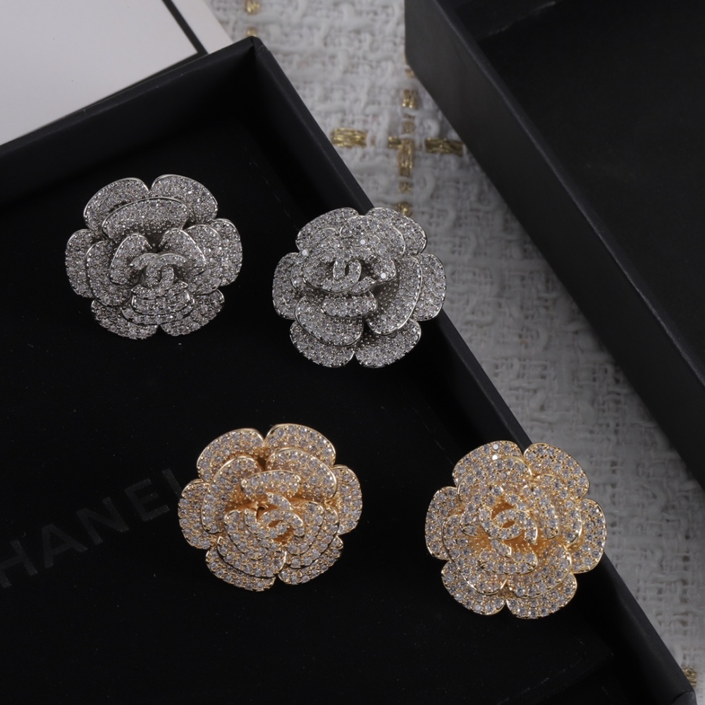 001 Chanel Petite Earring