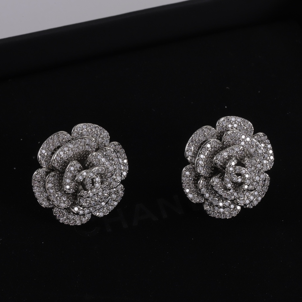 001 Chanel Petite Earring