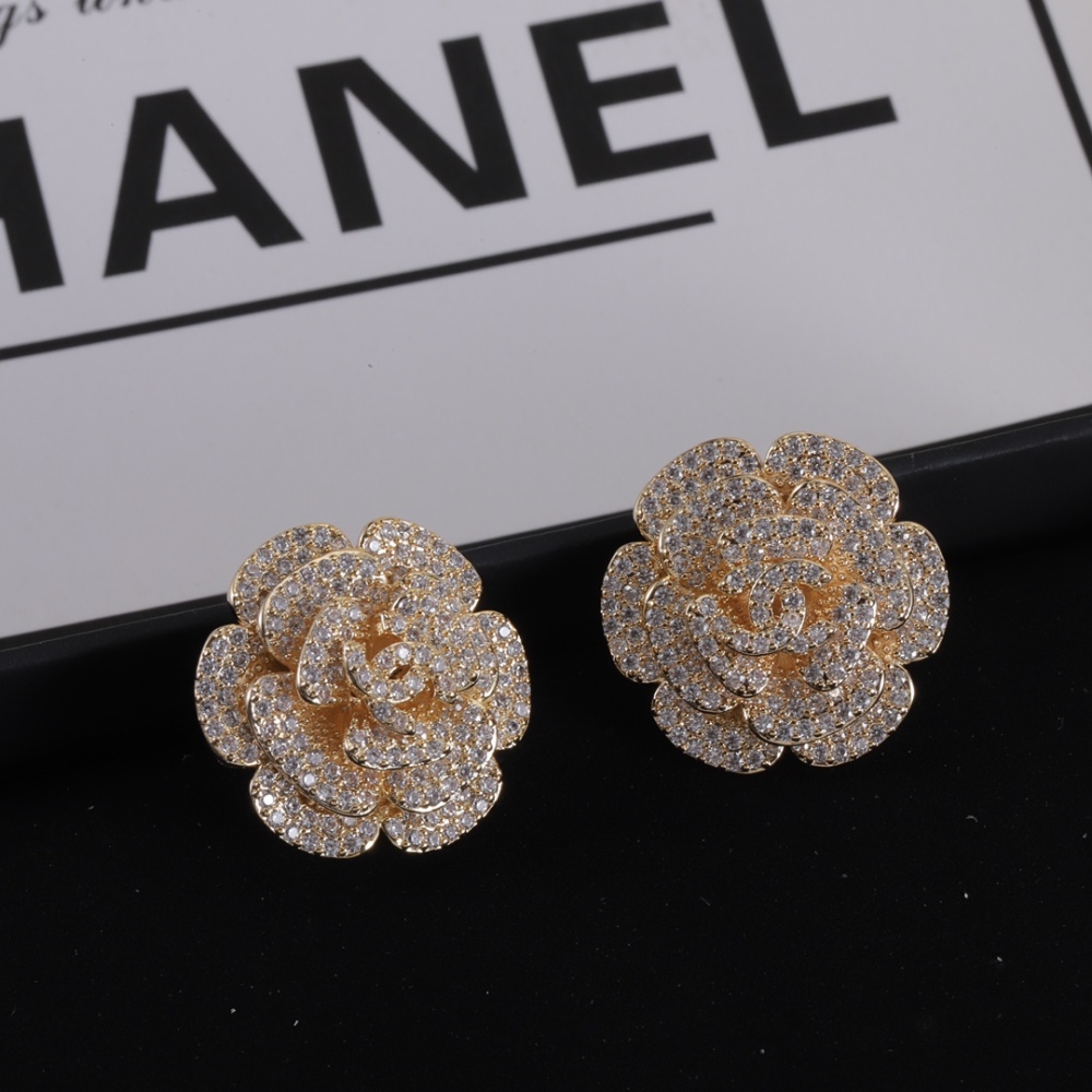 001 Chanel Petite Earring