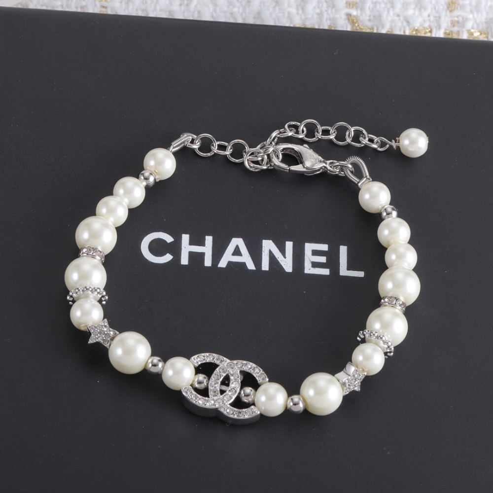 001 Chanel Petite Xiang Hand Chain
