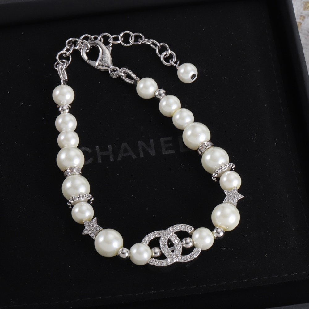 001 Chanel Petite Xiang Hand Chain