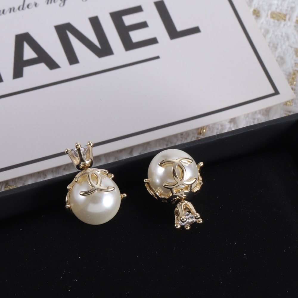 001 Chanel Petite Earring