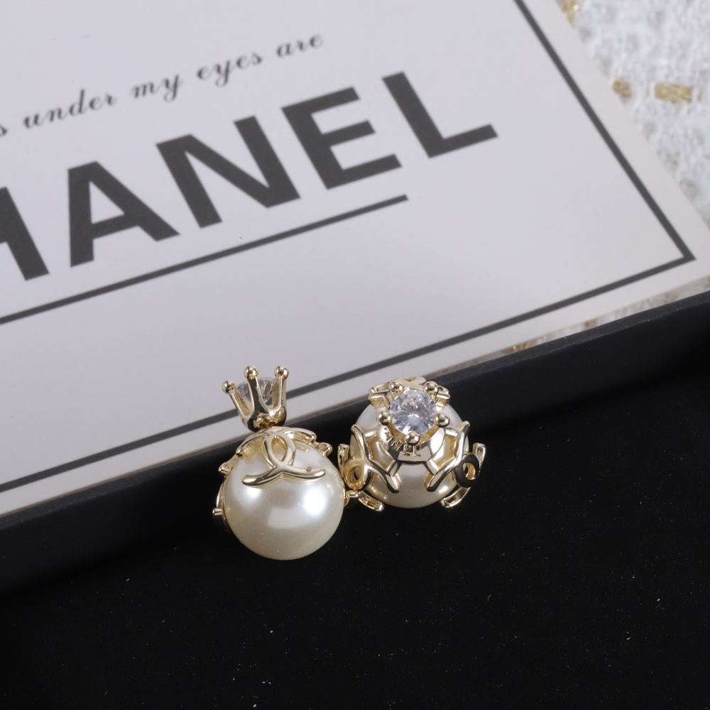 001 Chanel Petite Earring