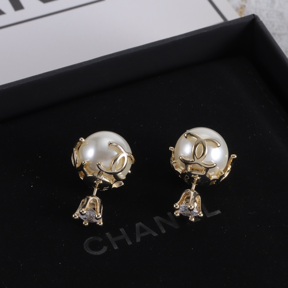 001 Chanel Petite Earring
