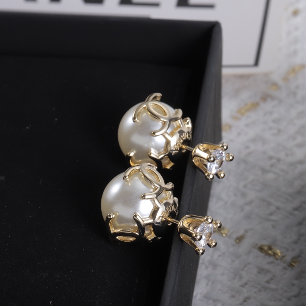 001 Chanel Petite Earring