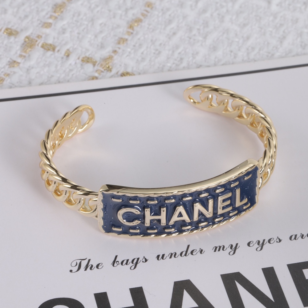 001 Chanel Petite Xiang Handband