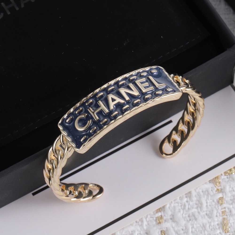 001 Chanel Petite Xiang Handband