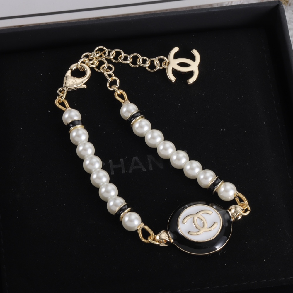 001 Chanel Petite Xiang Hand Chain