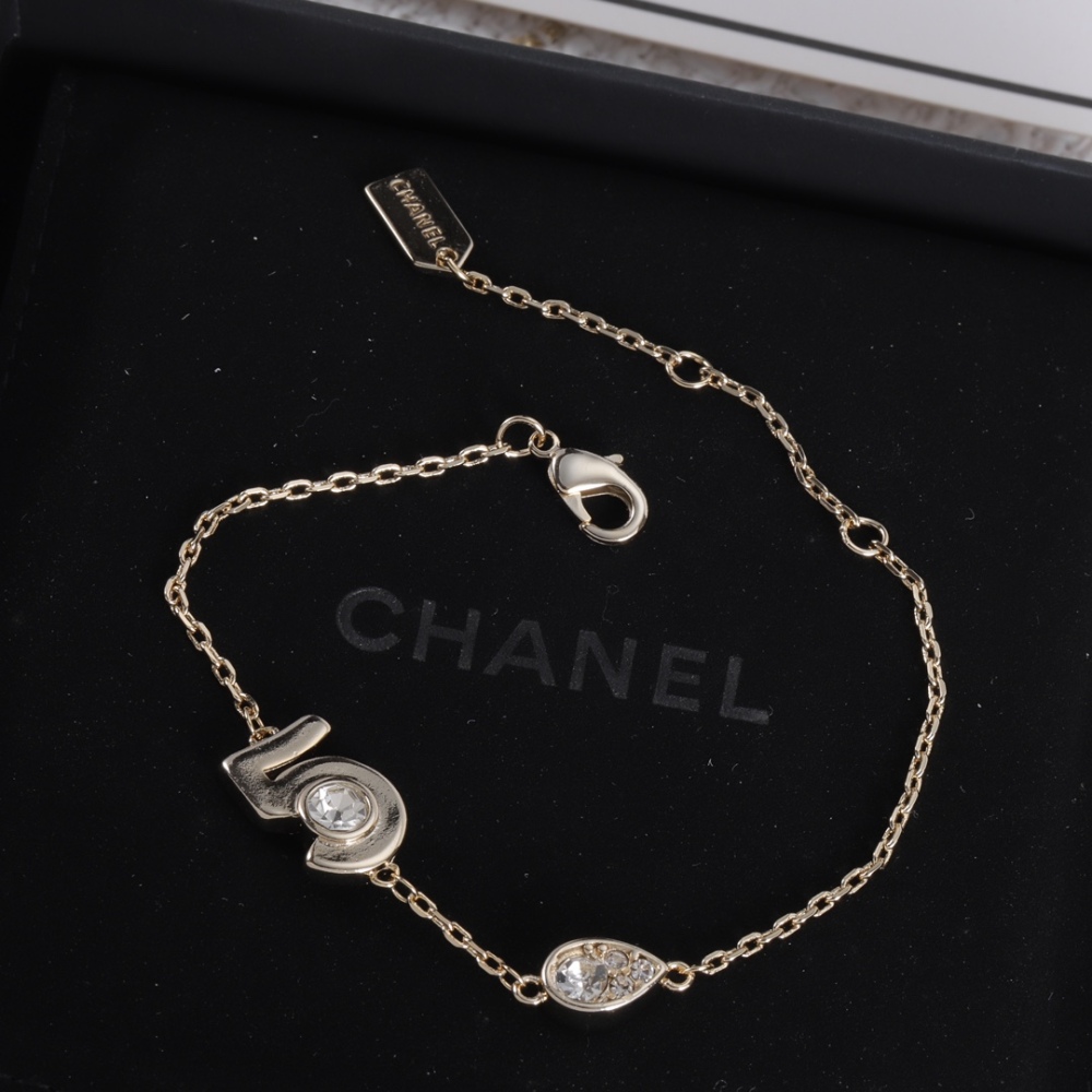 001 Chanel Petite Xiang Hand Chain