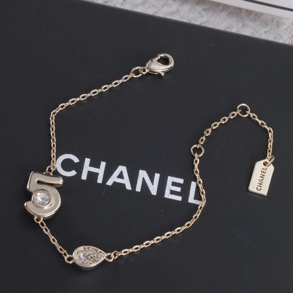 001 Chanel Petite Xiang Hand Chain