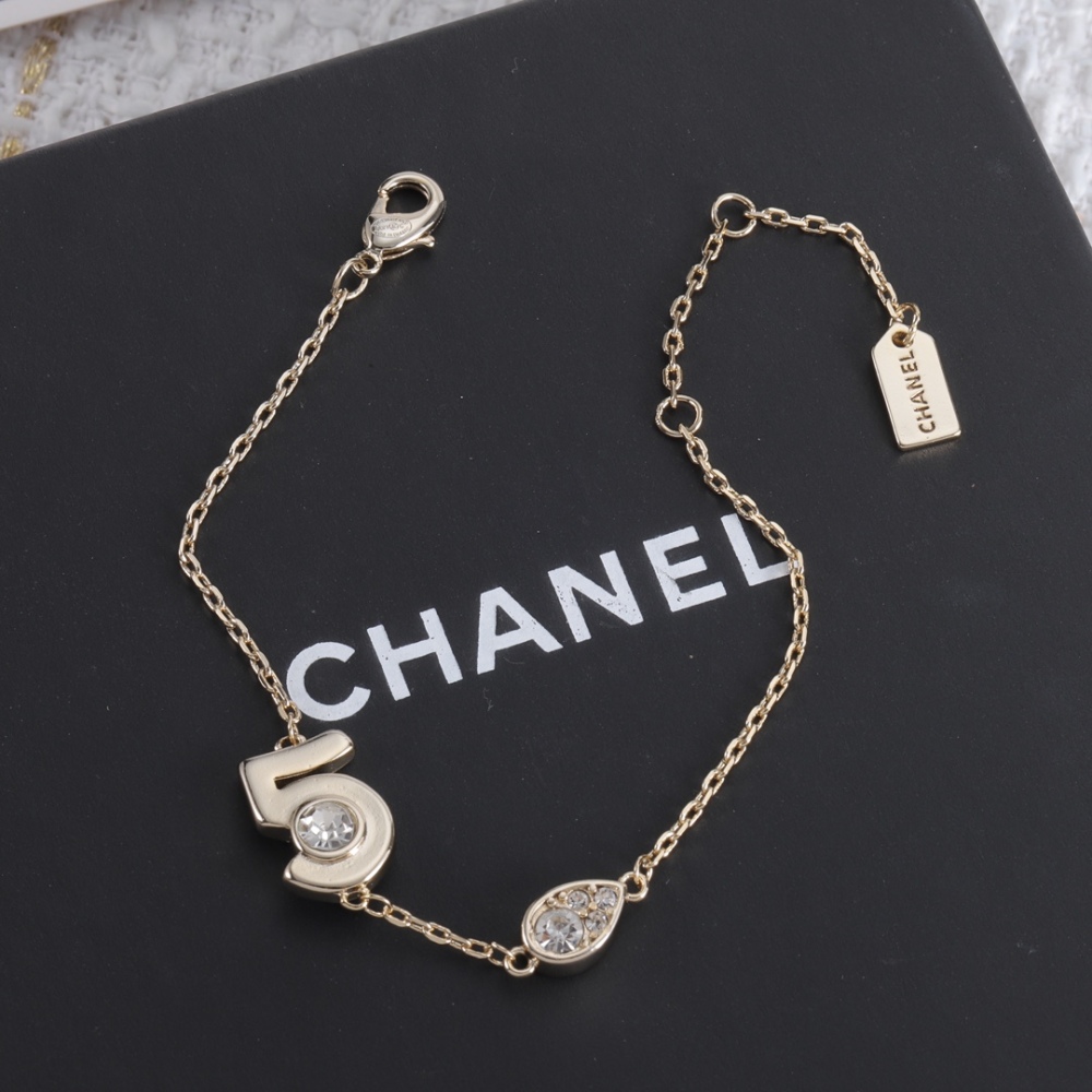 001 Chanel Petite Xiang Hand Chain