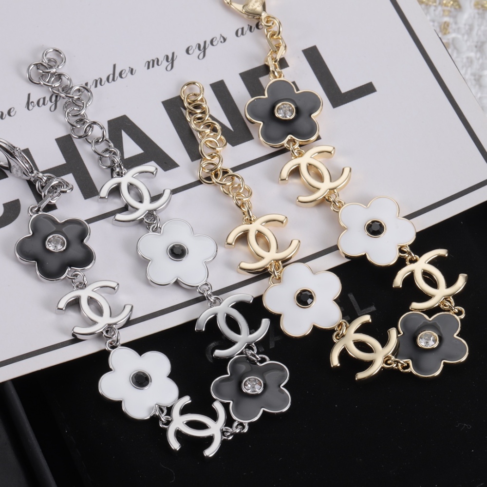001 Chanel Petite Xiang Hand Chain