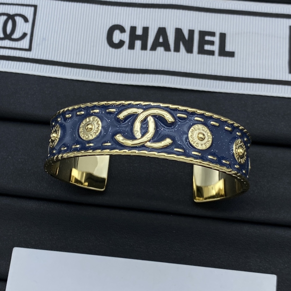 001 Chanel's new bracelet