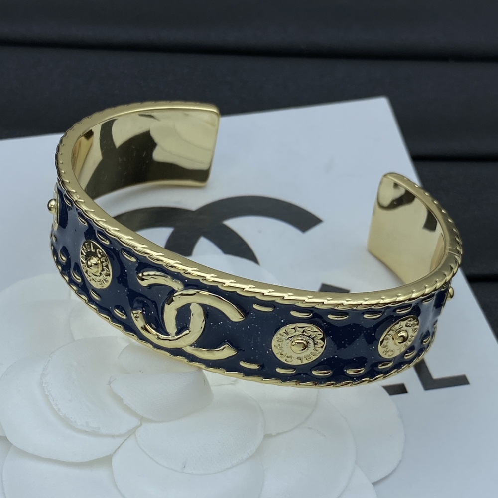 001 Chanel's new bracelet