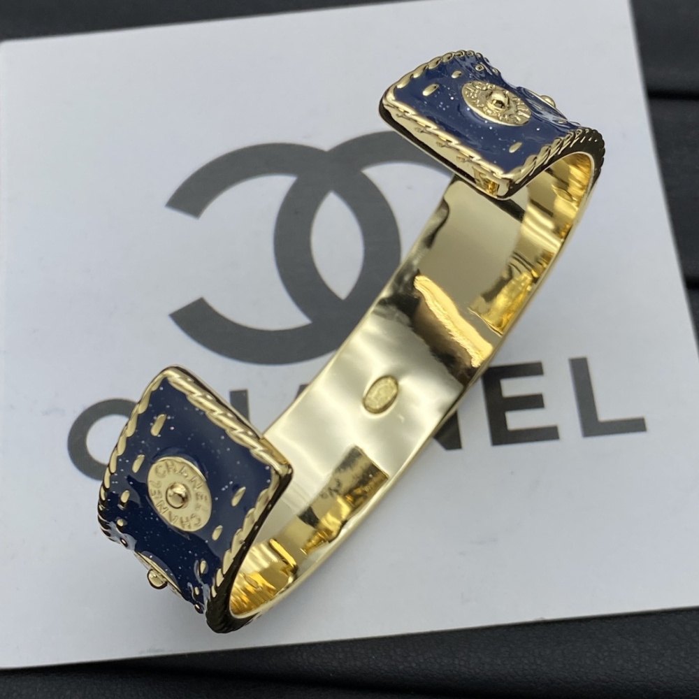001 Chanel's new bracelet