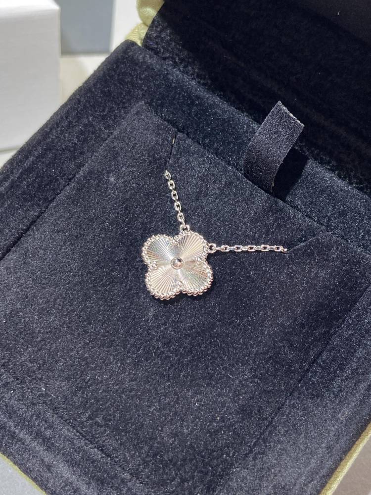 001 Van Cleef & Arpels Necklace