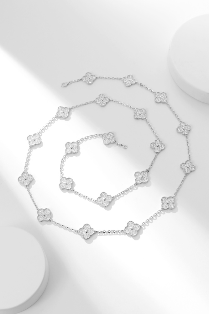 001 Van Cleef & Arpels Necklace