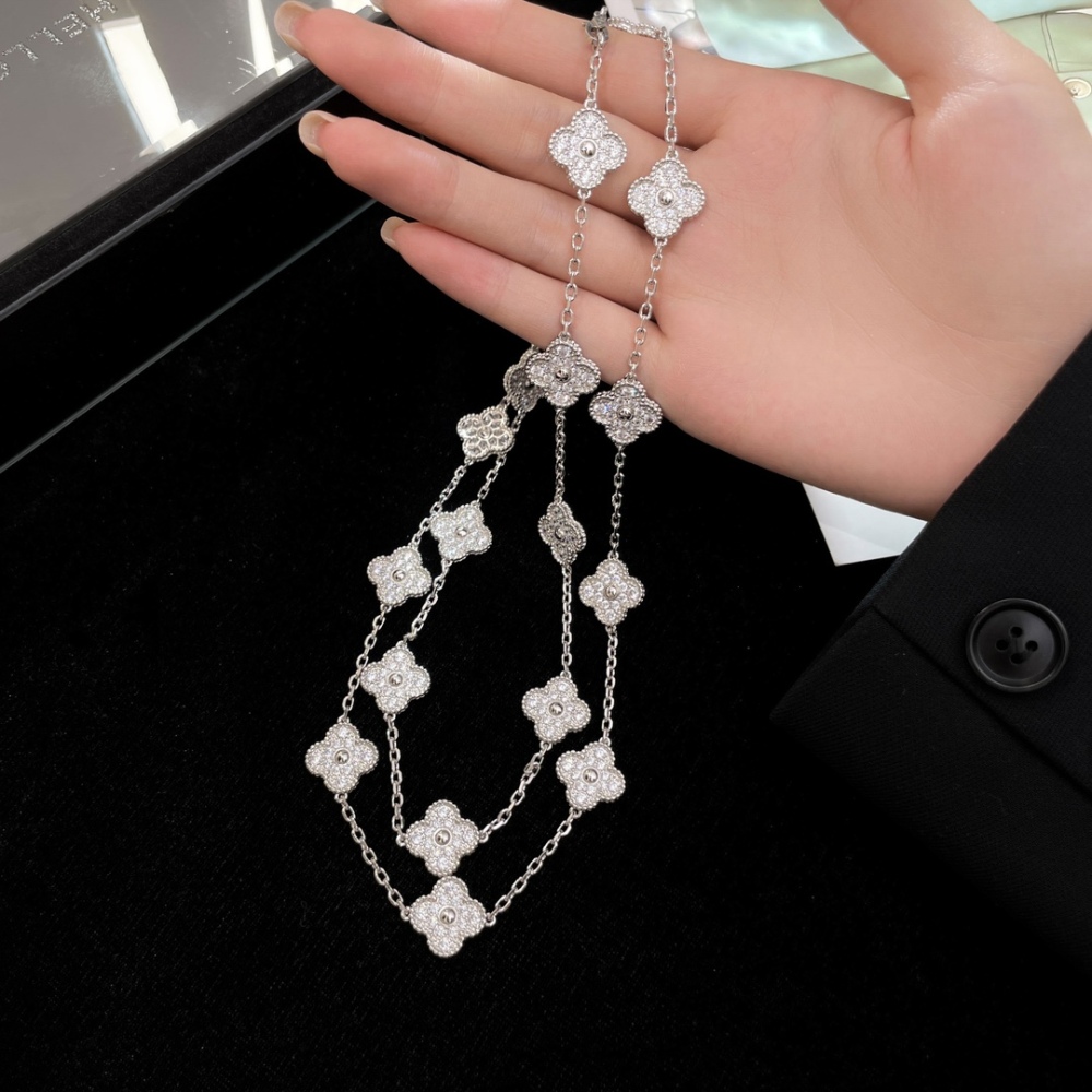 001 Van Cleef & Arpels Necklace