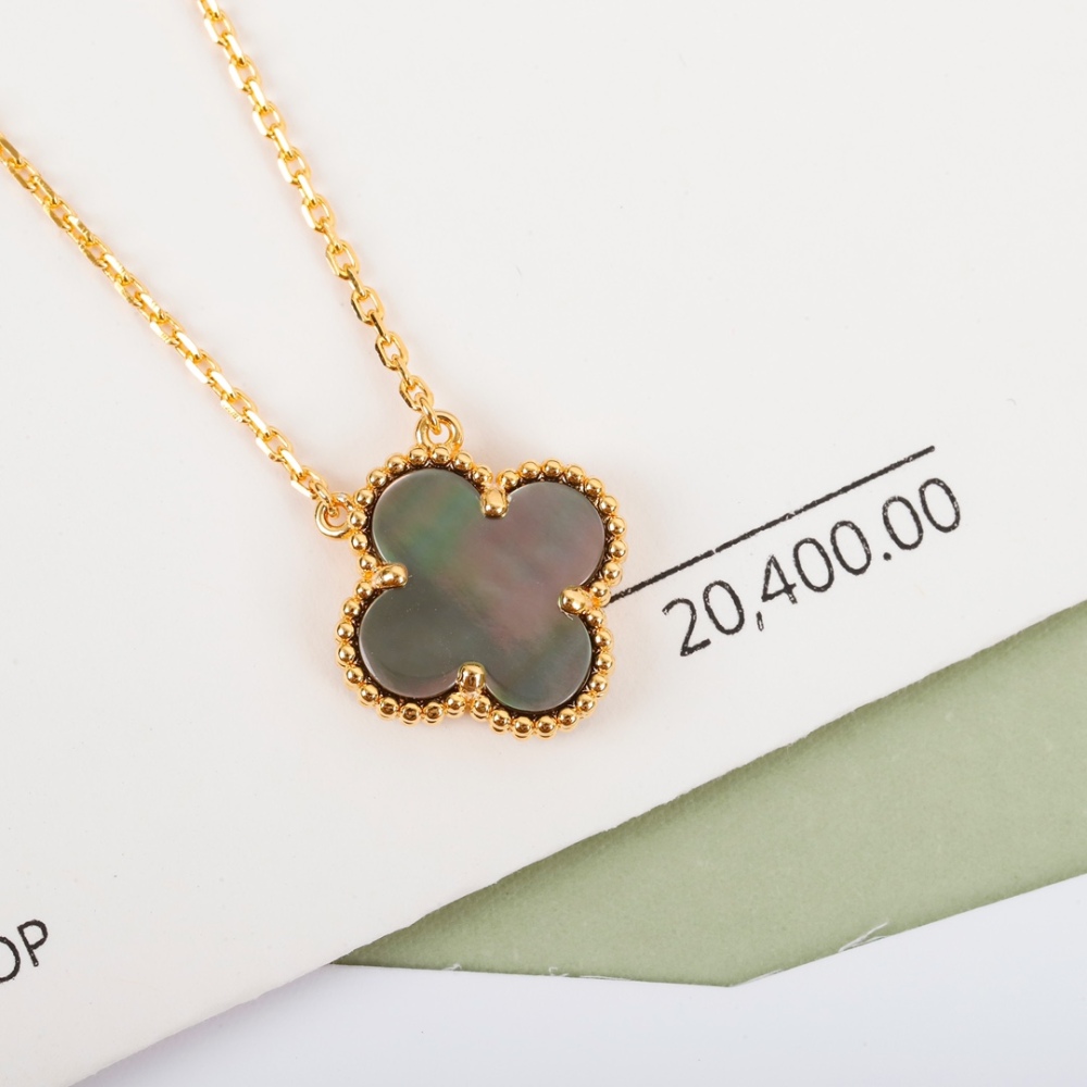 001 Van Cleef & Arpels Necklace