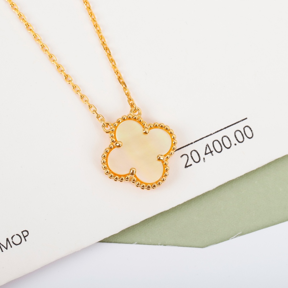 001 Van Cleef & Arpels Necklace