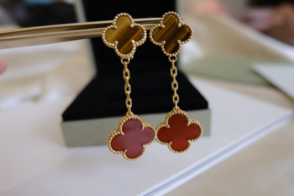 001 Van Cleef & Arpels Earrings