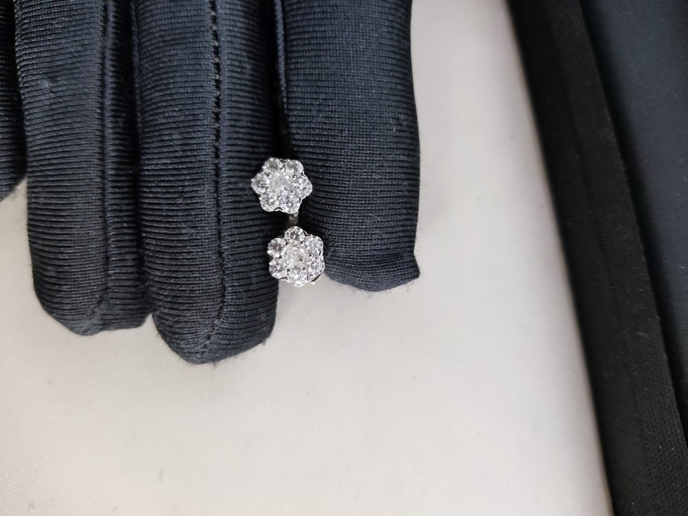 001 Van Cleef & Arpels Earrings
