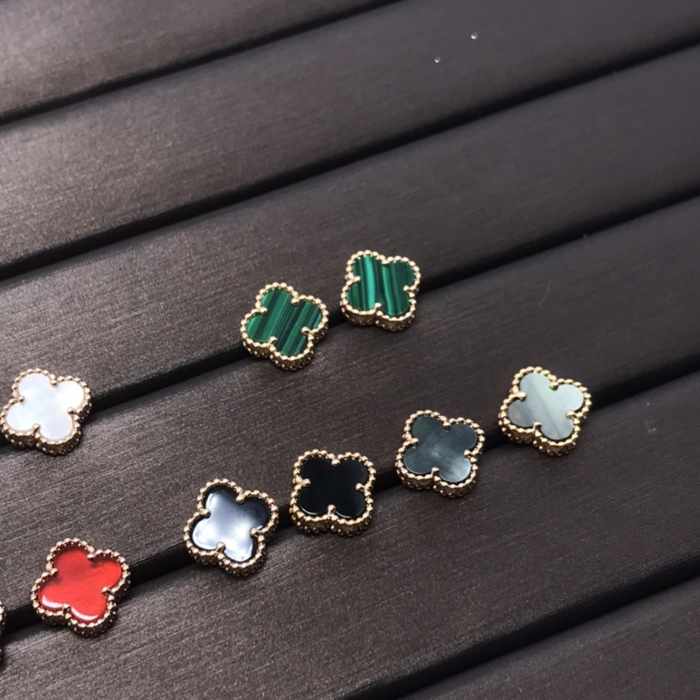 001 Van Cleef & Arpels Earrings