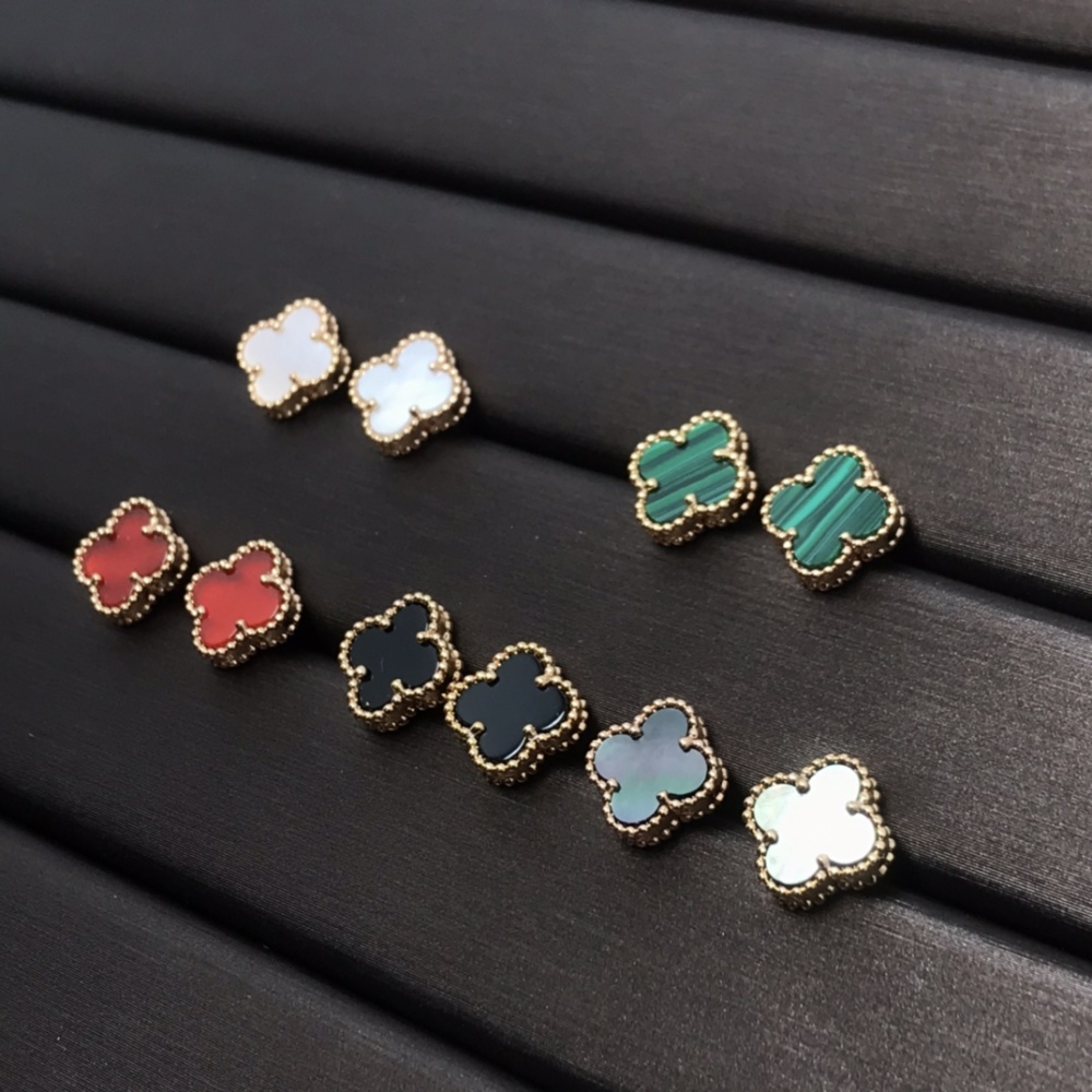 001 Van Cleef & Arpels Earrings