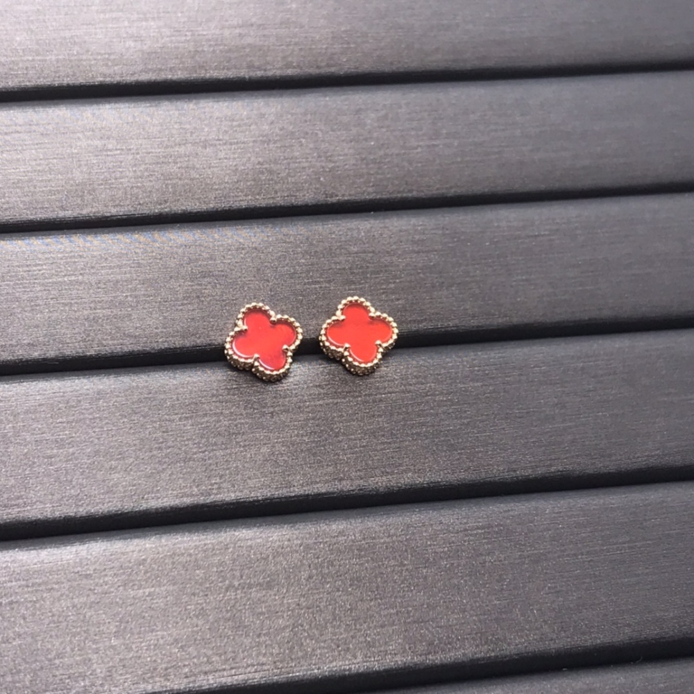 001 Van Cleef & Arpels Earrings