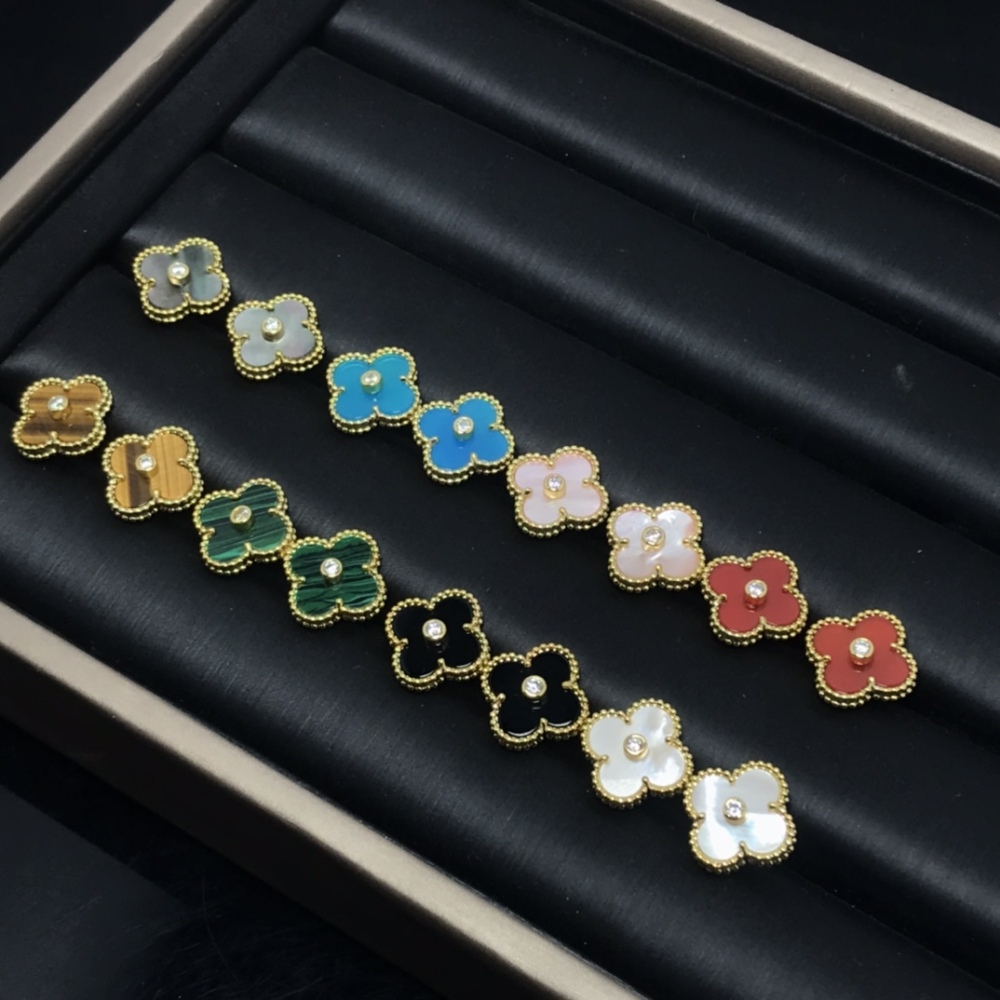001 Van Cleef & Arpels Earrings