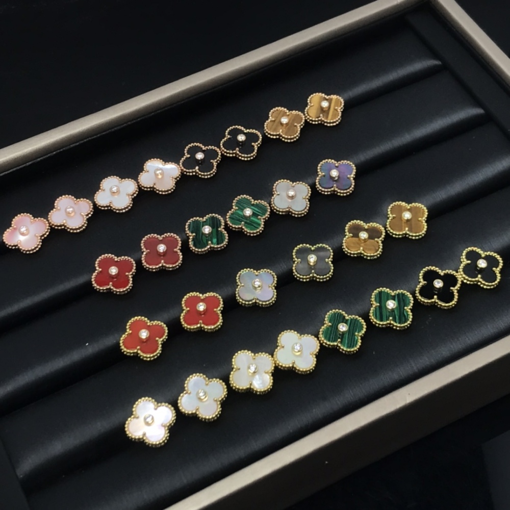 001 Van Cleef & Arpels Earrings
