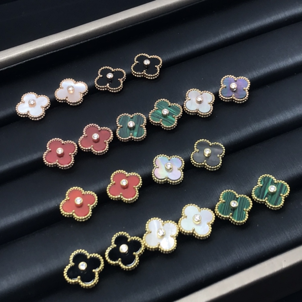 001 Van Cleef & Arpels Earrings