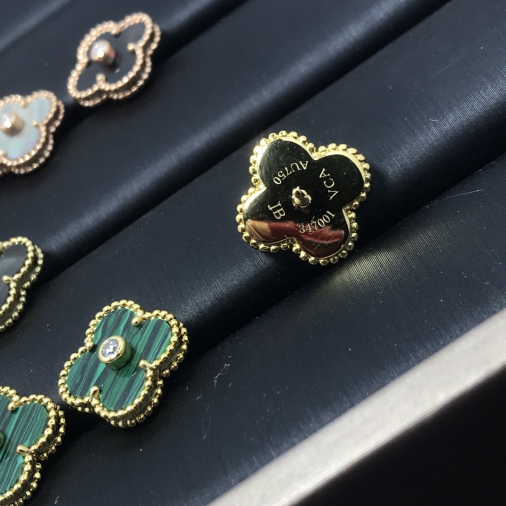 001 Van Cleef & Arpels Earrings