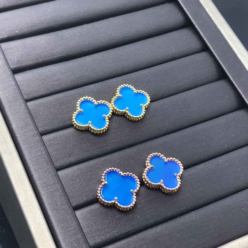 001 Van Cleef & Arpels Earrings