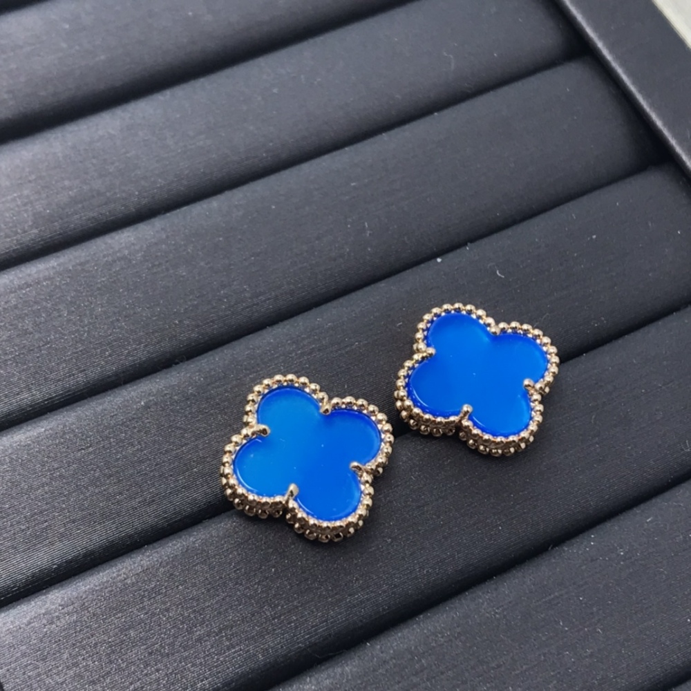 001 Van Cleef & Arpels Earrings