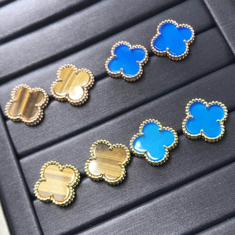 001 Van Cleef & Arpels Earrings