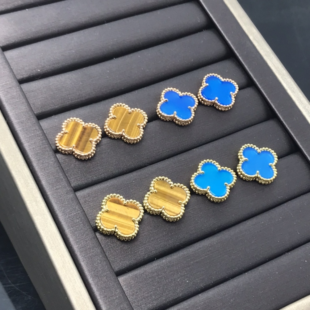 001 Van Cleef & Arpels Earrings