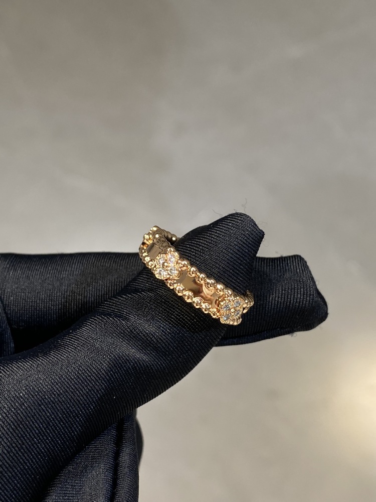 001 Van Cleef & Arpels Ring