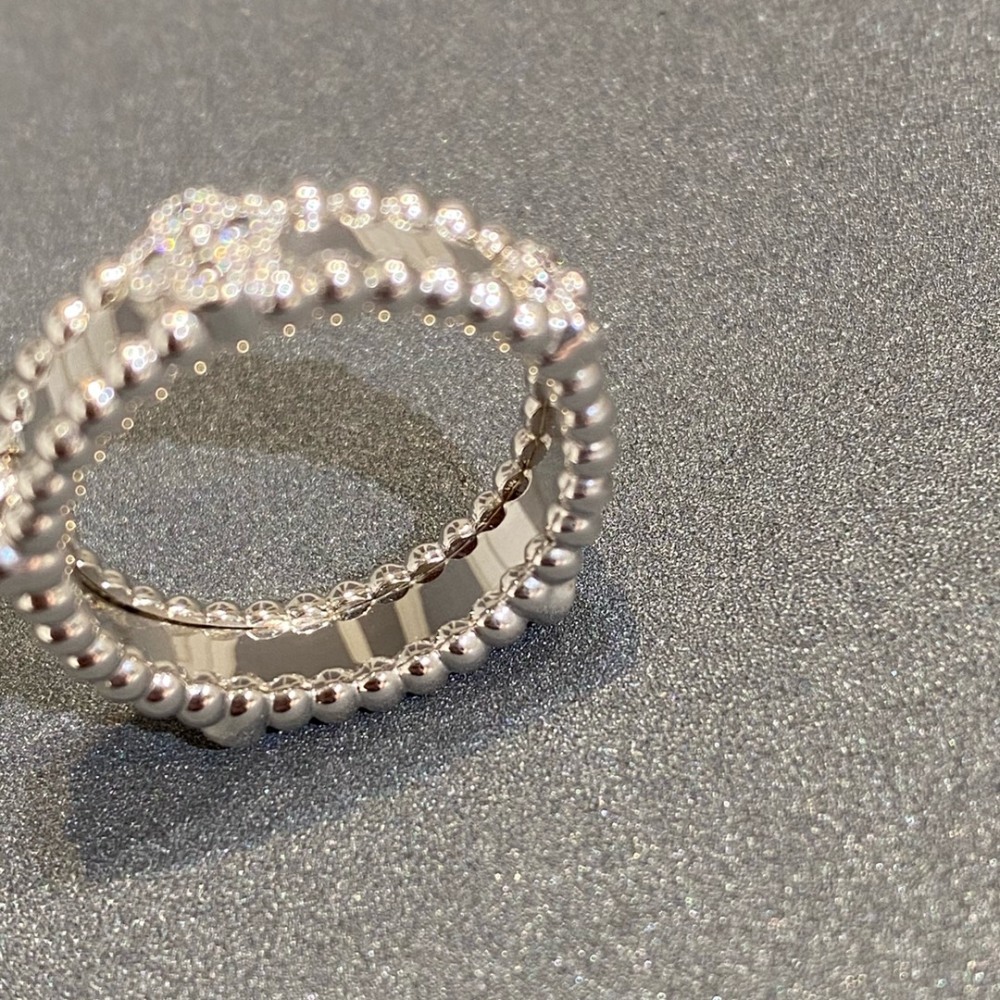 001 Van Cleef & Arpels Ring