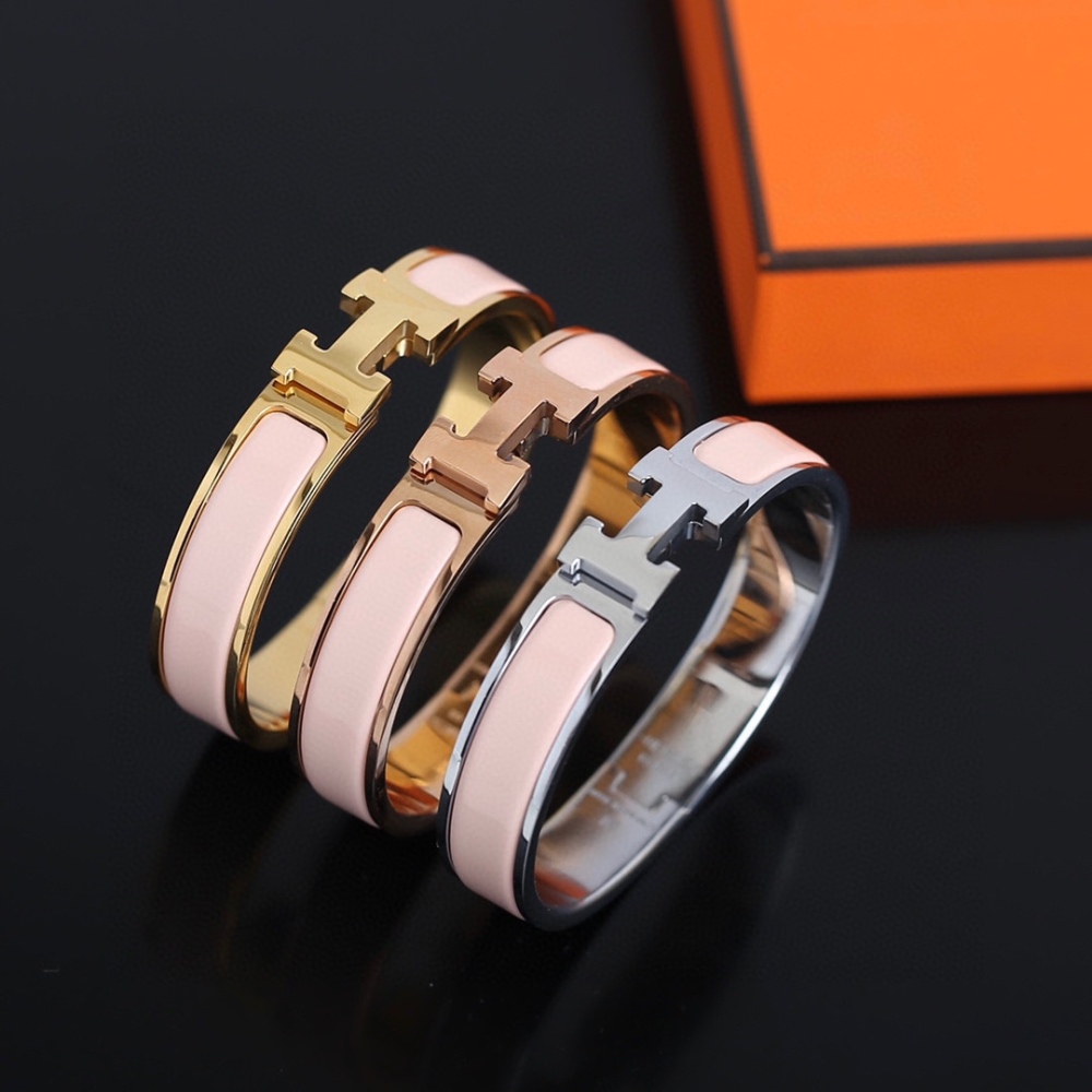 001 Hermès Hand bracelet