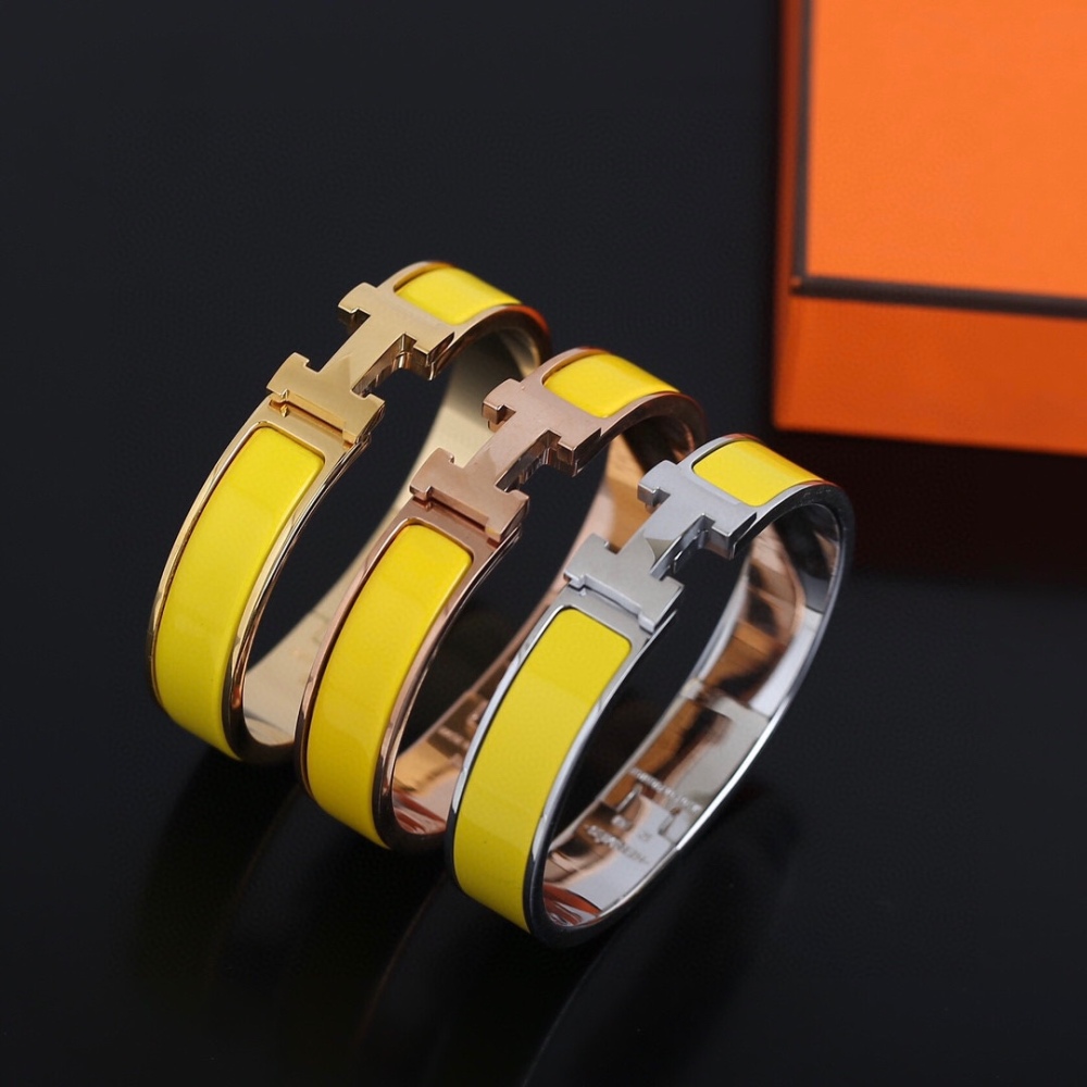 001 Hermès Hand bracelet