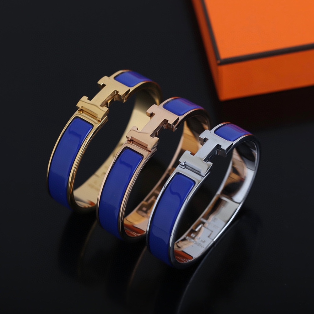 001 Hermès Hand bracelet