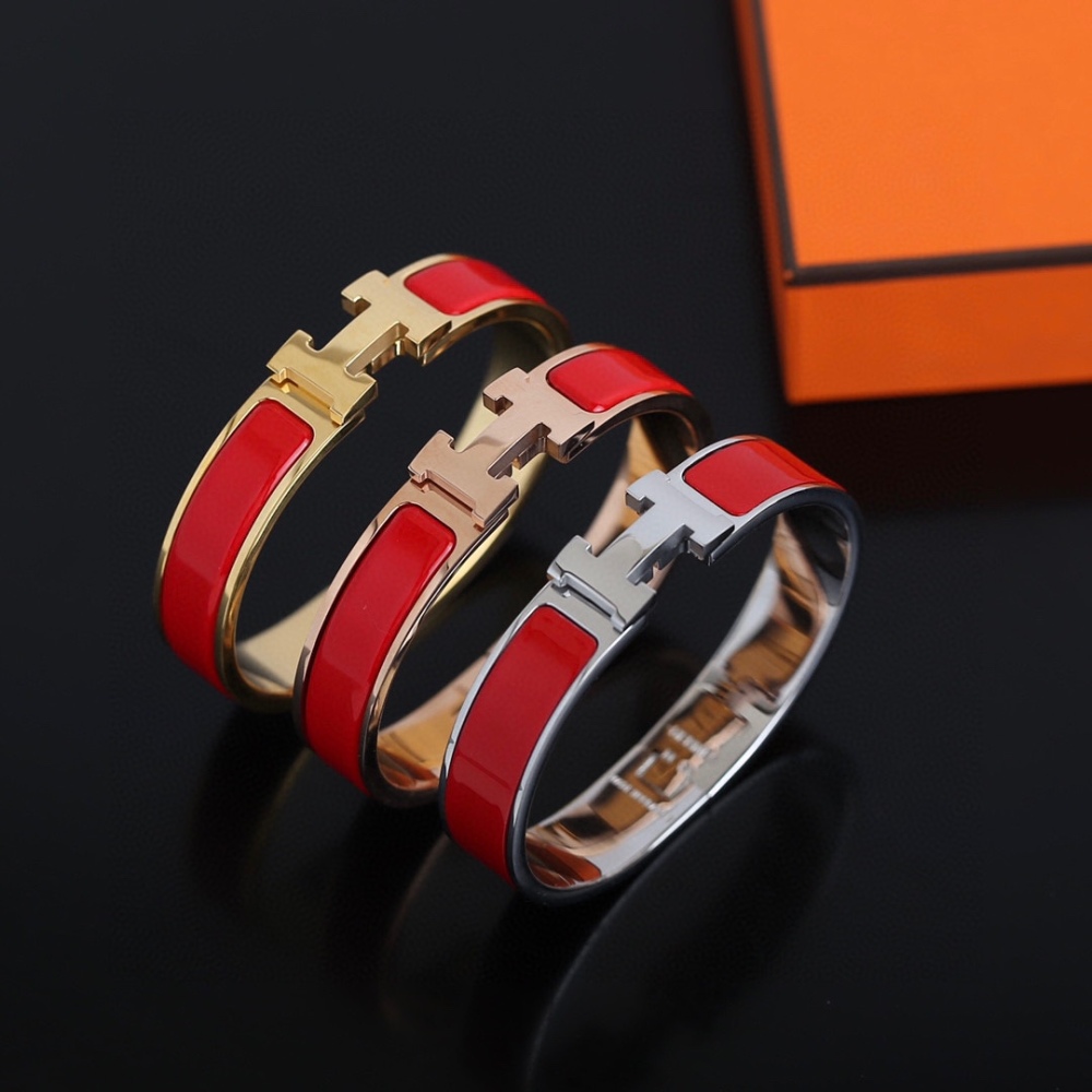 001 Hermès Hand bracelet