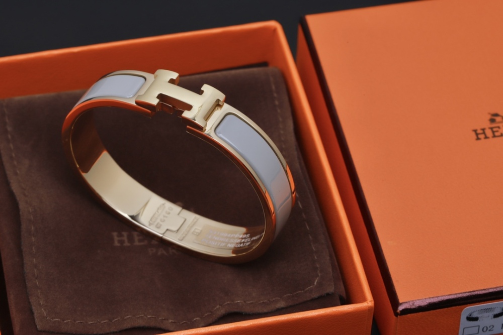 001 Hermès Hand bracelet