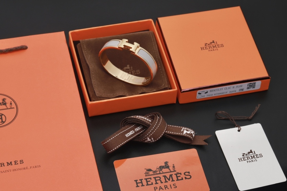 001 Hermès Hand bracelet