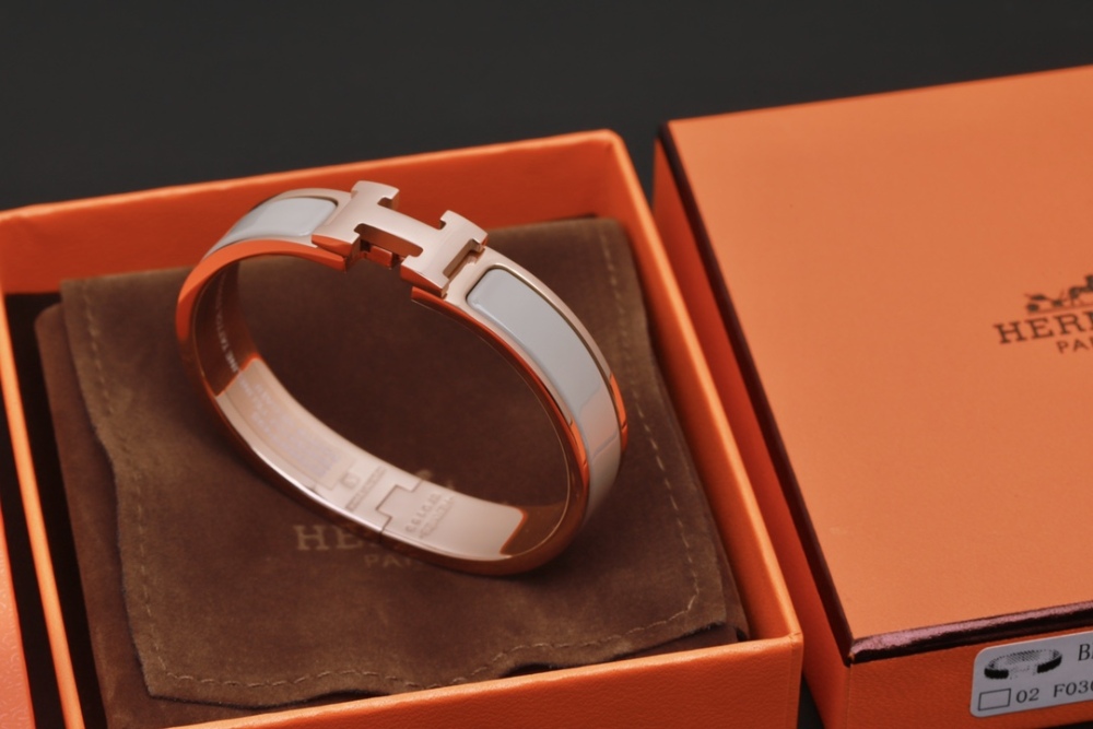 001 Hermès Hand bracelet