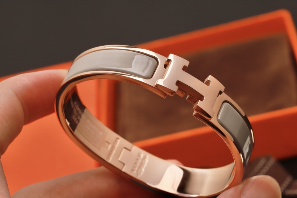 001 Hermès Hand bracelet