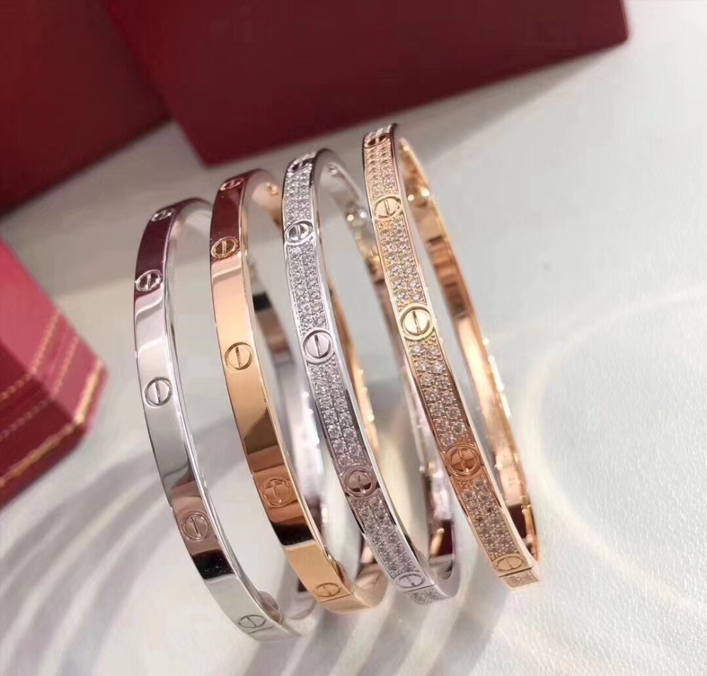 001 Cartier Hand bracelet