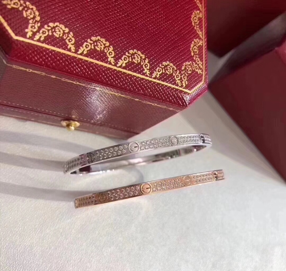 001 Cartier Hand bracelet