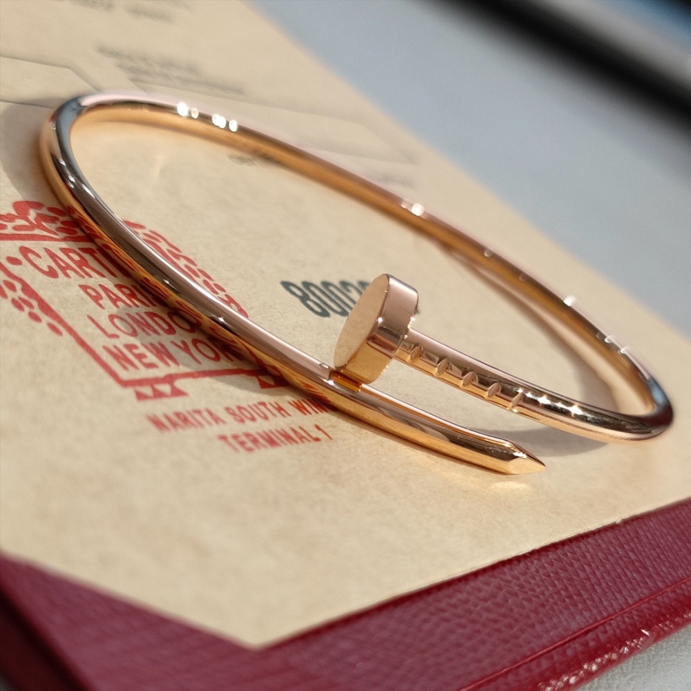 001 Cartier Hand bracelet